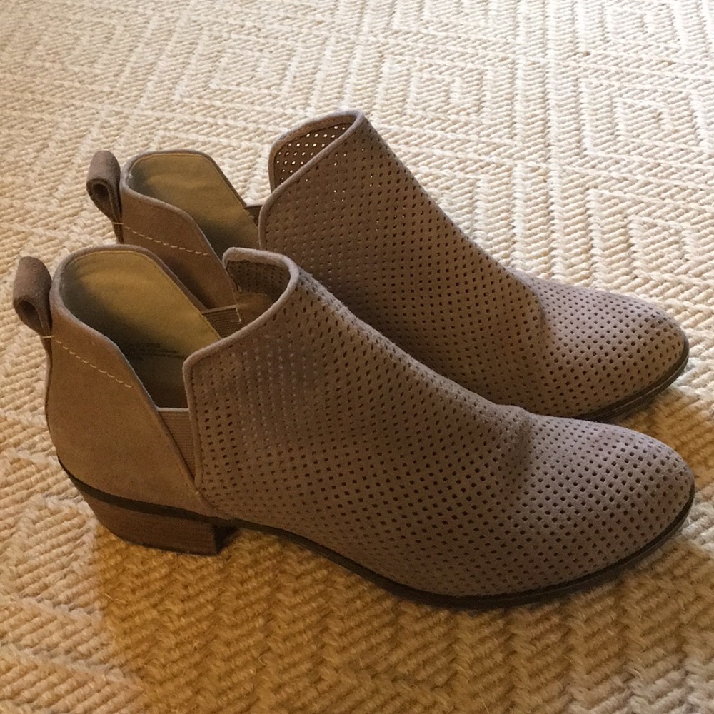 BP perforated booties